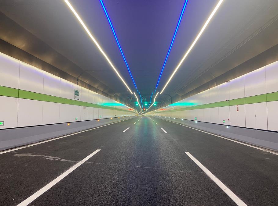 高速,公路,隧道,采用,自适应,LED照明,照明系统